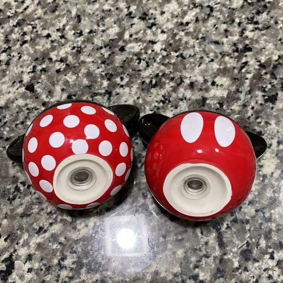 Disney Minnie and Mickey Mouse Salt and Pepper Shakers Ceramic Set Red Black - Picture 6 of 13